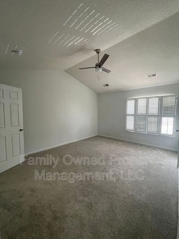 Building Photo - 113 Rockdale Ln