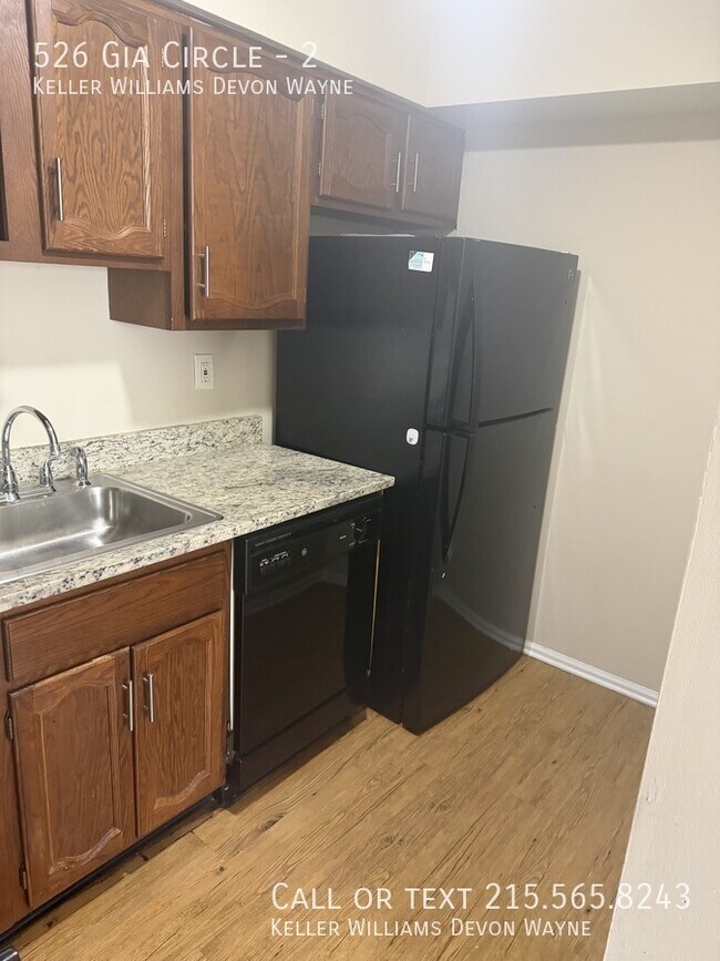 Building Photo - 526 Gia Cir