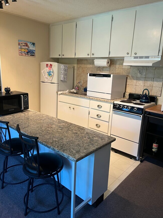 Building Photo - 48988 U.S. 101 S