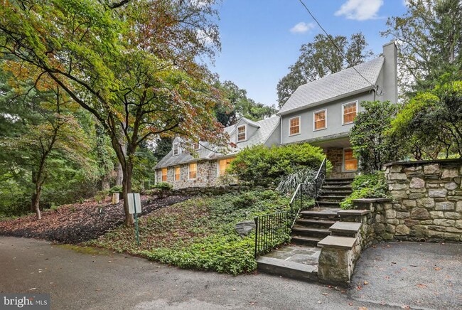 Building Photo - 829 Bryn Mawr Ave