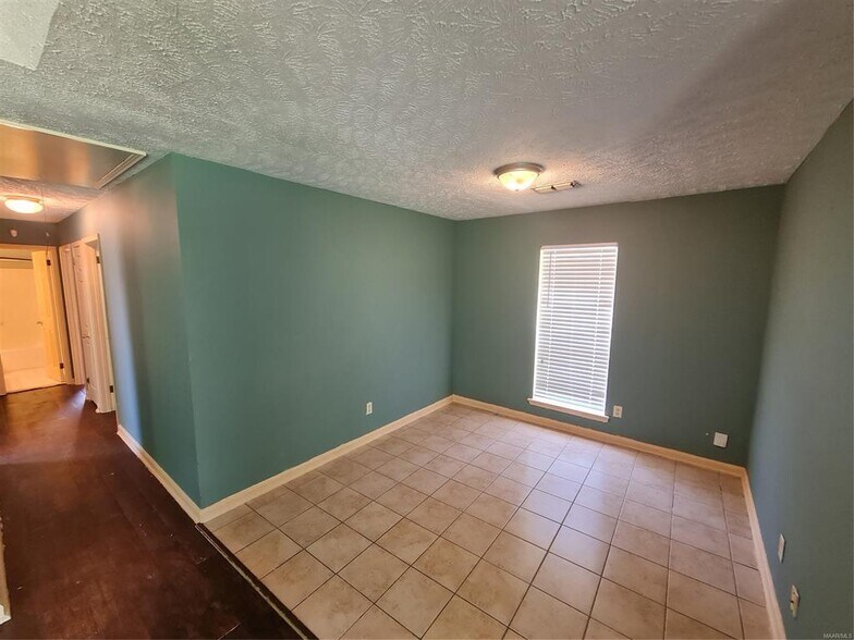Building Photo - 3661 Horseshoe Cir