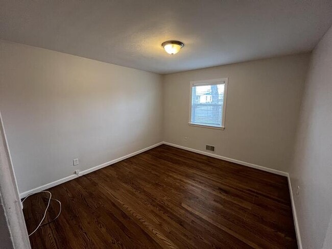 Building Photo - 100 S Kendall St