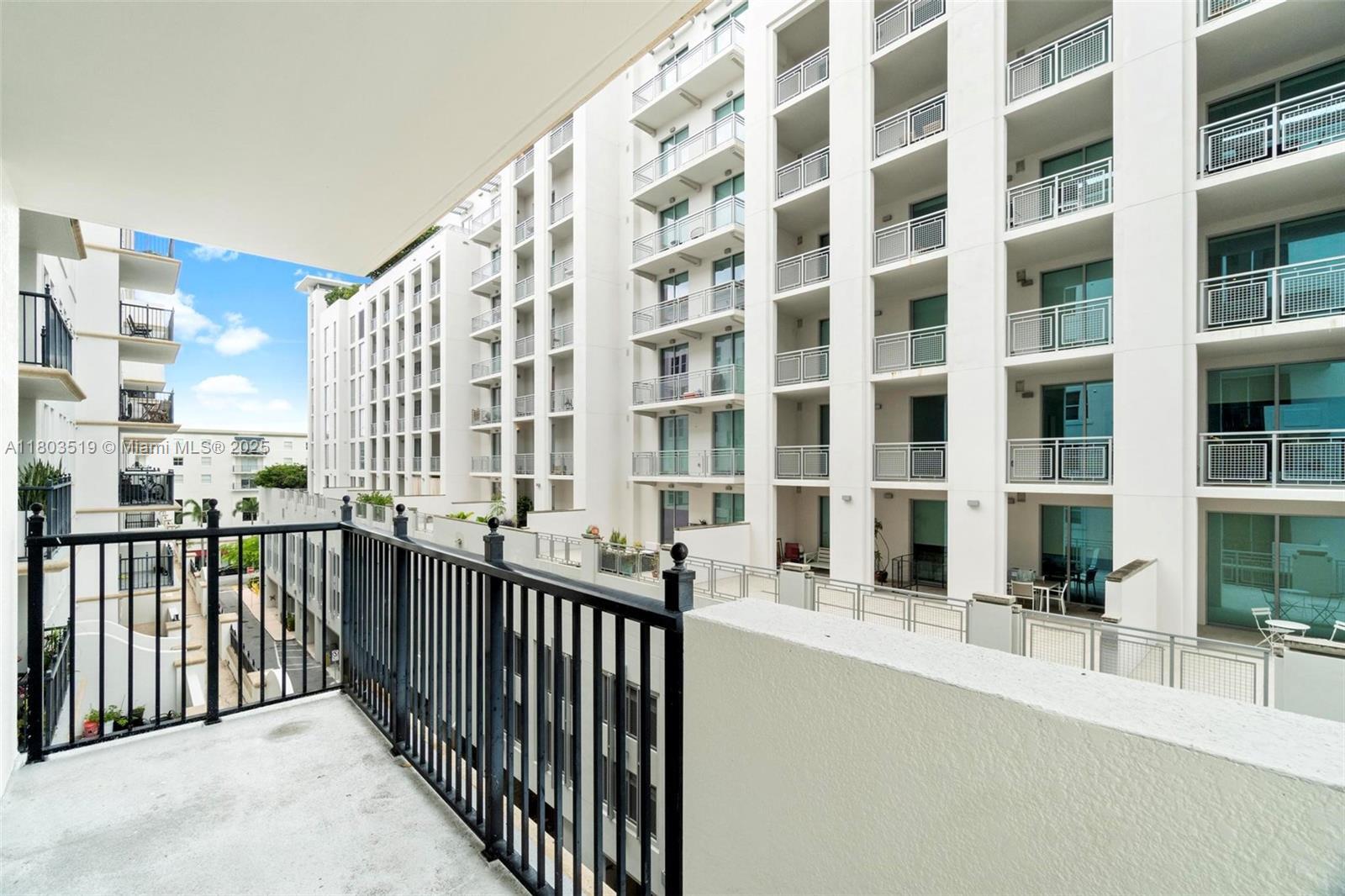 Building Photo - 4100 Salzedo St