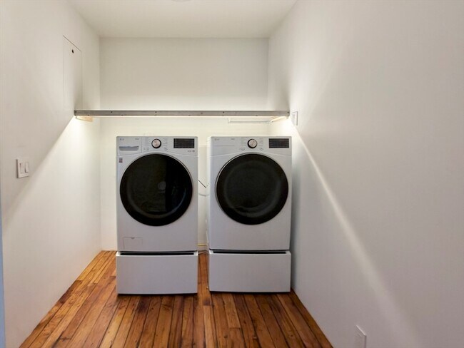 Building Photo - 520 State Rd