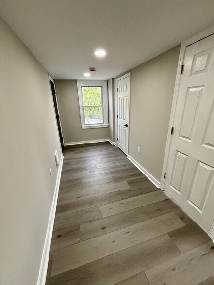 Building Photo - 957 Springfield Rd