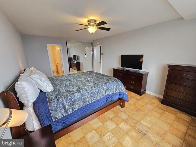 Building Photo - 301 N Beauregard St