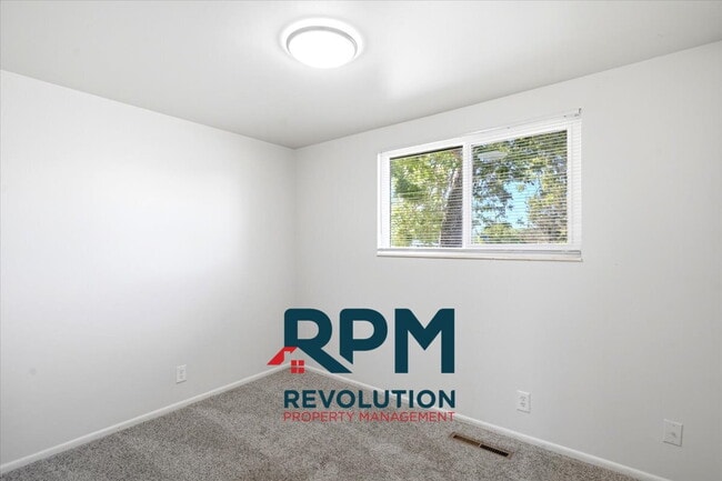 Building Photo - Stunning 3 Bedroom House near Hill Air Force Base!