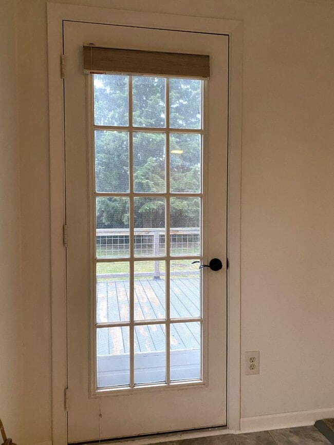 Building Photo - Quaint Hood River Cottage