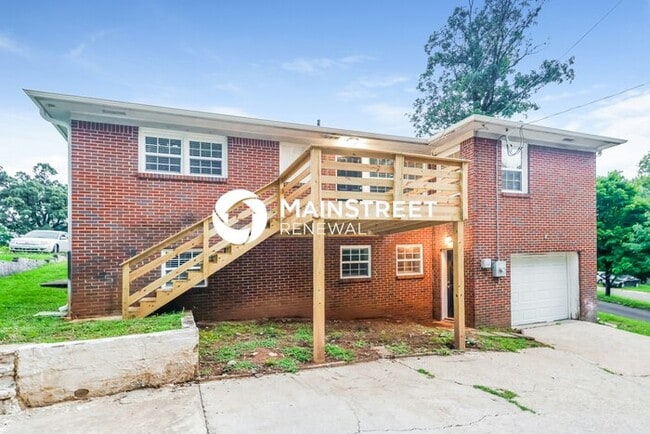 Building Photo - 5 Bedroom Pet-Friendly Home in Tarrant, AL with Main Street Renewal