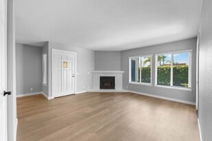 Building Photo - Beachpoint Apartments