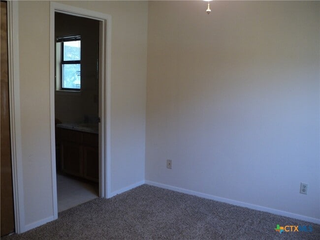 Building Photo - 1728 Colleen Dr