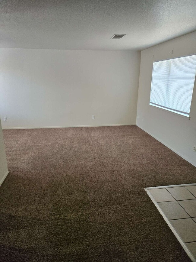 Building Photo - Competitively priced Two Bedroom Apartment...