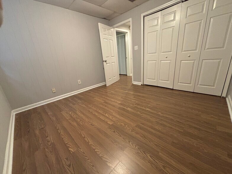 Building Photo - 3211 Country Ln