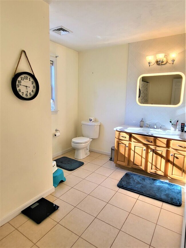 Building Photo - ****Cumberland Single Family – $2,795****
