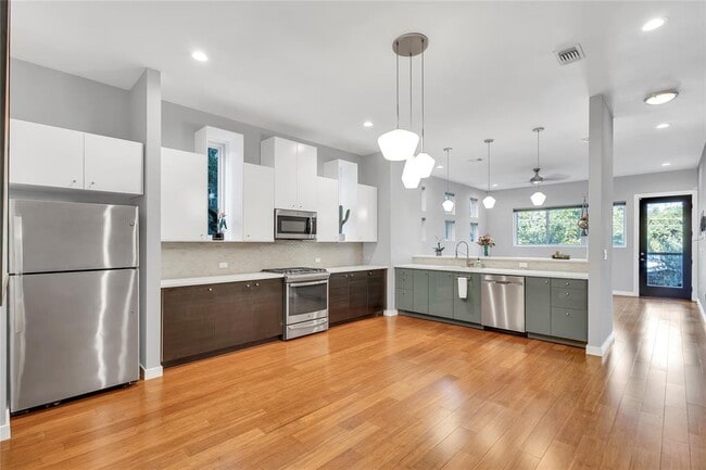 Building Photo - 1518 Parker Ln