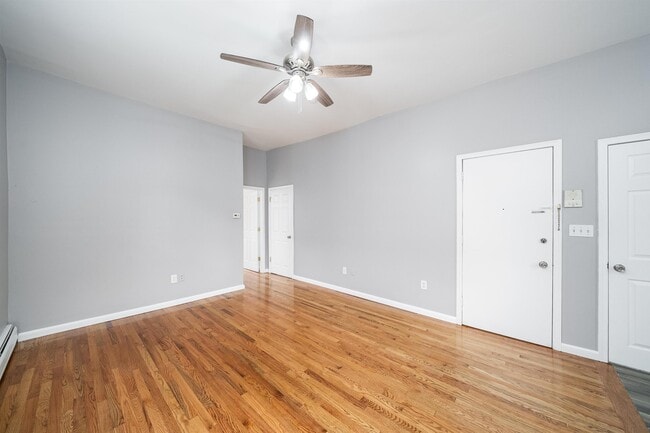 Building Photo - 282 Whiton St