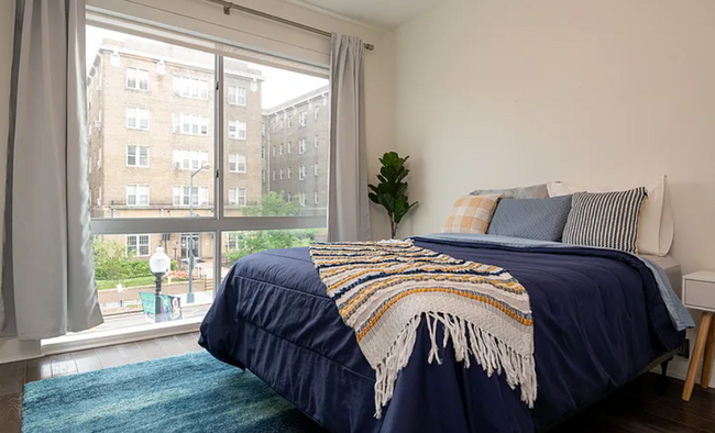 Building Photo - Stunning 2 BR/2 BA Condo in Adams Morgan! ...