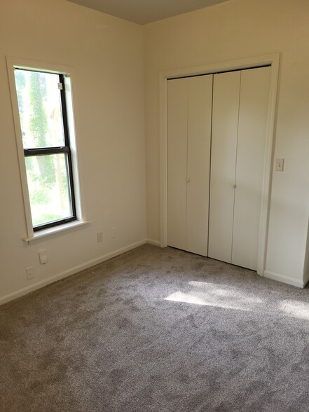 Second bedroom - 5516 NW Homer White Rd
