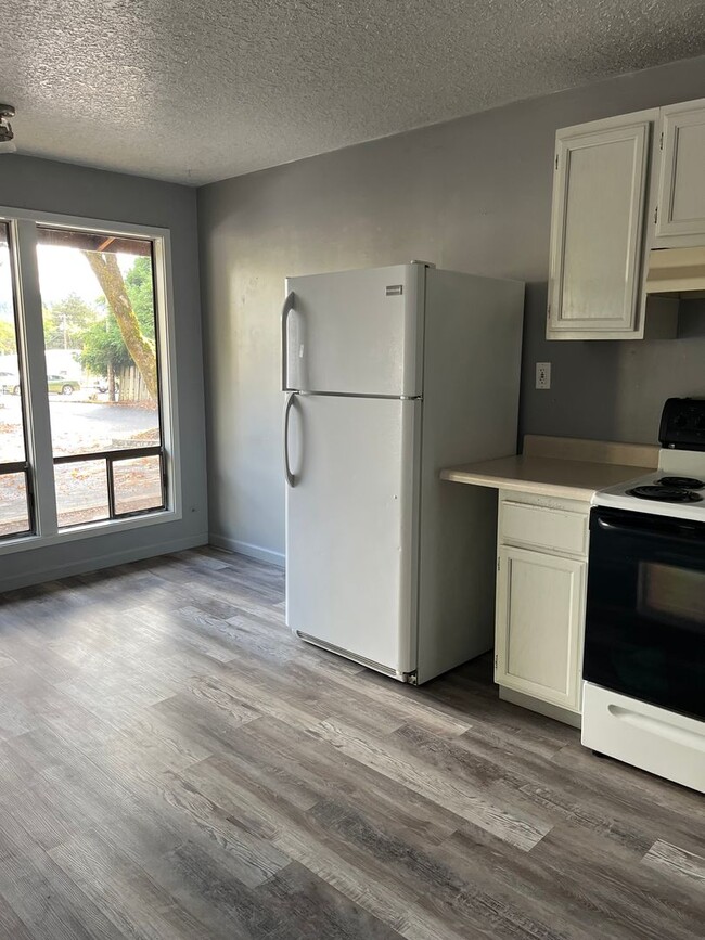 Building Photo - Cute 1 bed/1 bath home in Myrtle Creek.