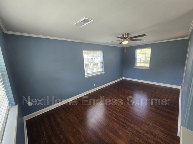 Building Photo - 4045 Bunnell Dr