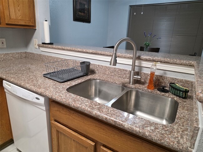 Building Photo - 2300 Old Spanish Trl