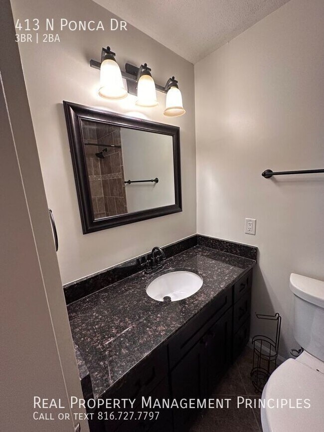 Building Photo - 413 N Ponca Dr