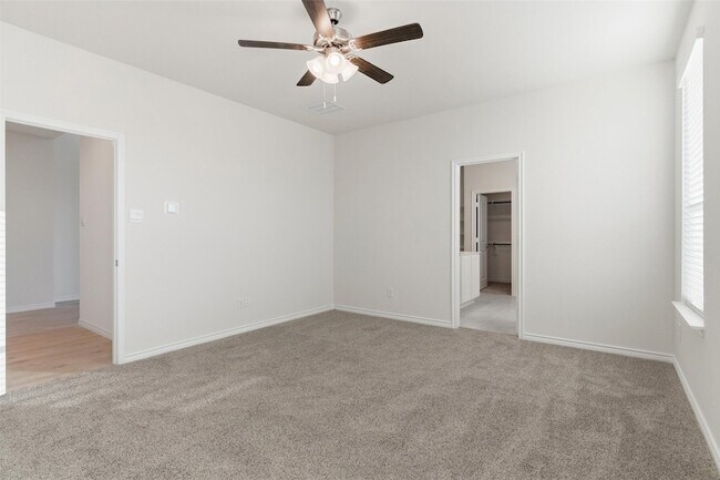 Building Photo - 115 Sophie Dr