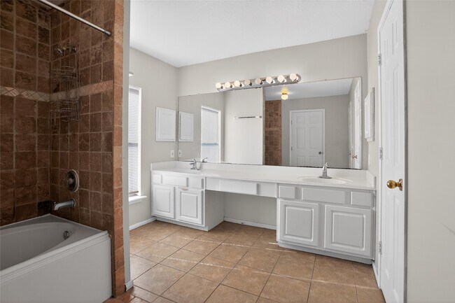 Building Photo - 20615 Valley Wells Dr