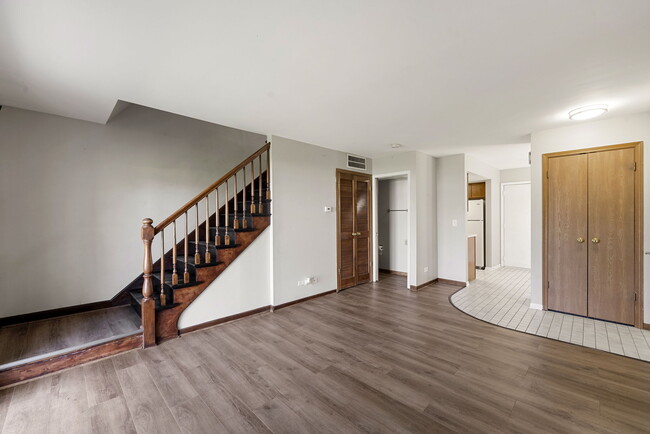 Building Photo - 485 Nicole Dr