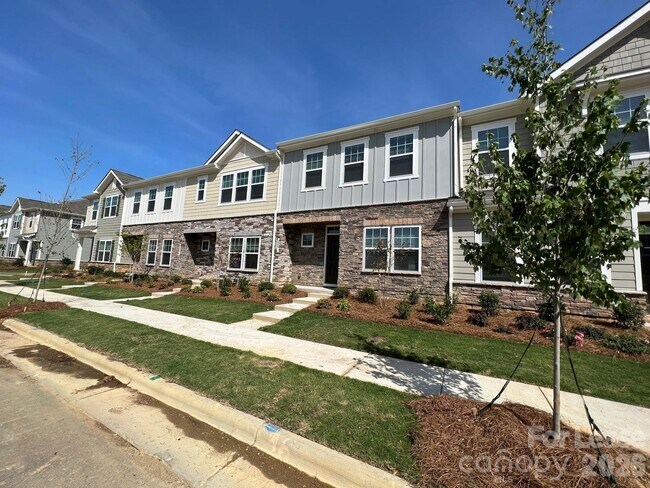 Building Photo - 208 Sagecroft Ln