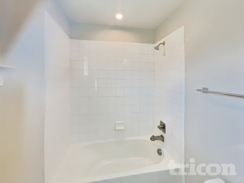 Building Photo - 5120 Kensal Dr