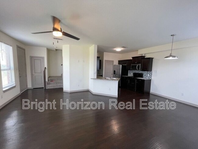 Building Photo - 3617 Valley Vista Dr