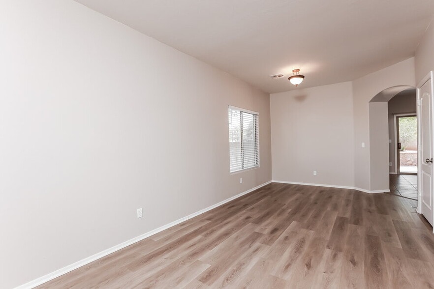Building Photo - 39371 Cinch Strap Pl