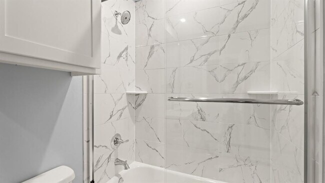 Building Photo - 213 Olde Ml Ct