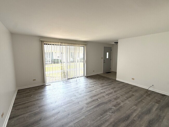 Building Photo - 206 Barcliffe Ln