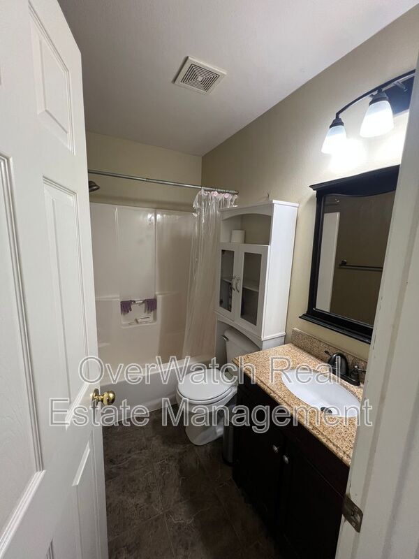 Building Photo - 2412 Hillbrook Cir