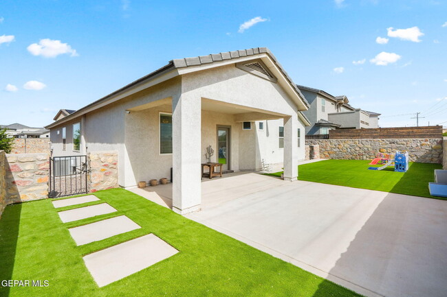 Building Photo - 908 Crystal Deer Dr