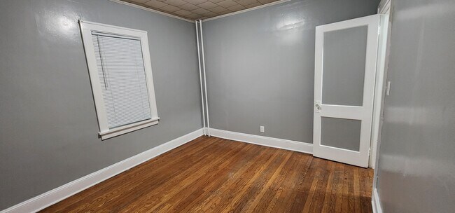 Building Photo - 295 S Allen St