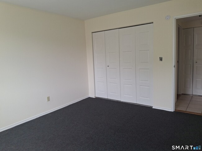 Building Photo - 393 Laurel Ave