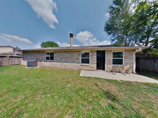 Building Photo - 10111 Enchanted Stone Dr