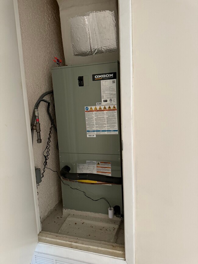 Building Photo - 10859 Wilderness Ct