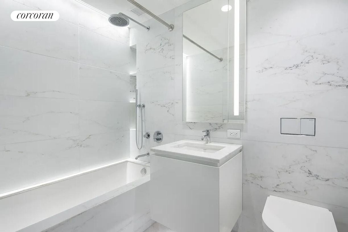 Building Photo - 695 First Avenue 32K