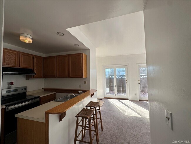 Building Photo - 165 Ulster Ave