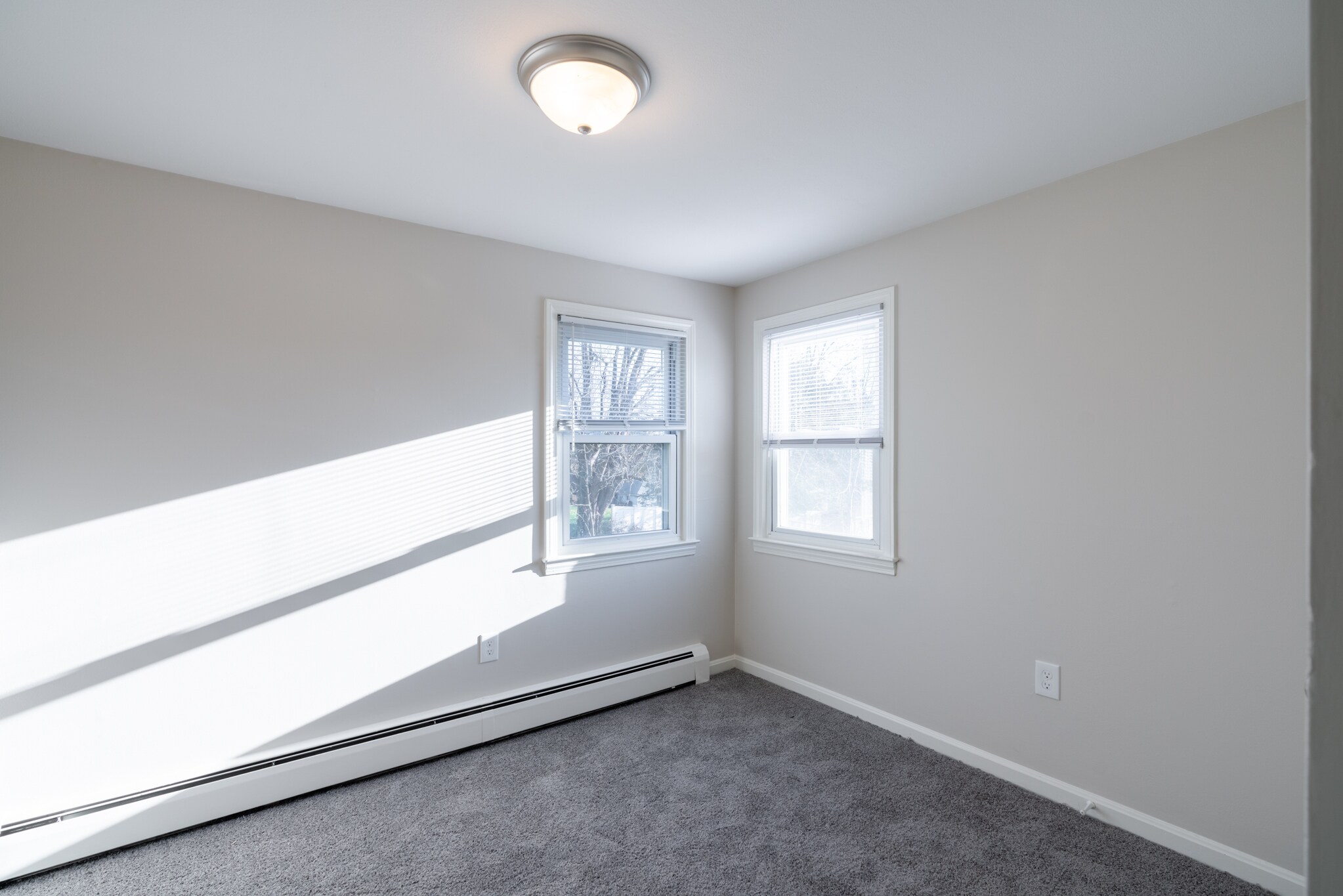 Building Photo - 8 Elm Hill Dr