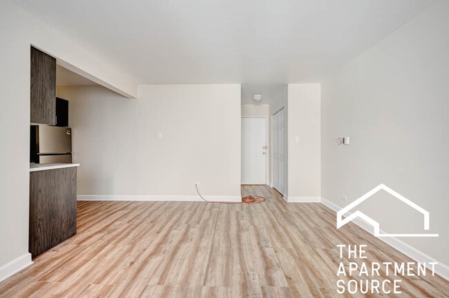 Building Photo - 5841 N Winthrop Ave