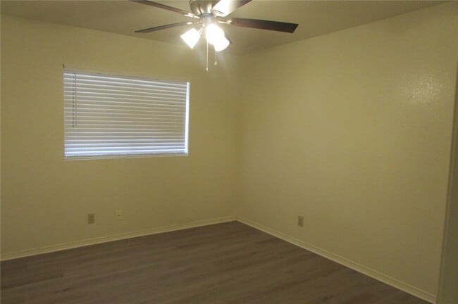 Building Photo - 2428 Pso Cisne