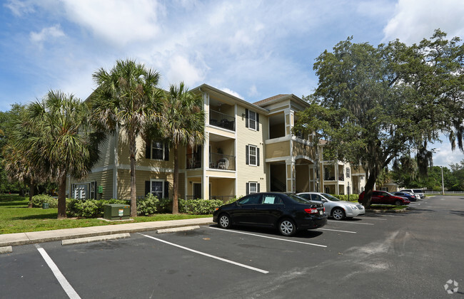 Primary Photo - Fountainview Apartments