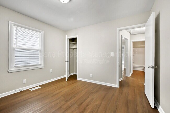 Building Photo - 318 N 43rd St