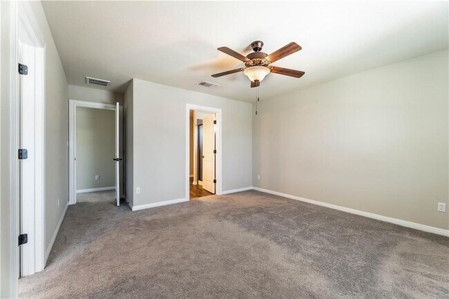Building Photo - 5413 Traviston Dr