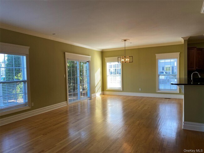 Building Photo - 16 Nicole Ct